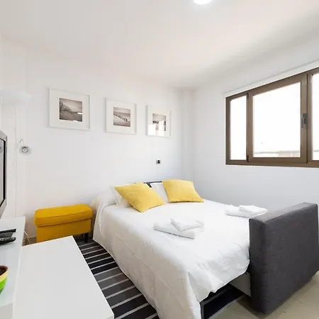 Renovated Apt.next To The Sea